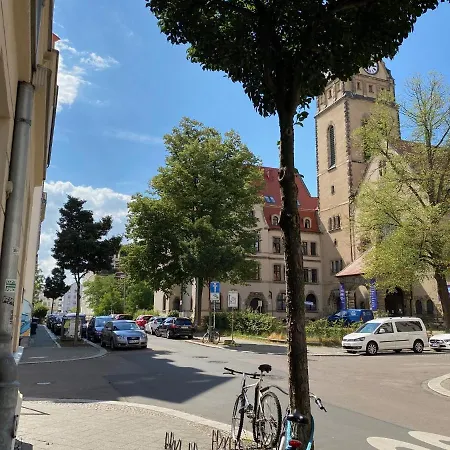3-Room Karl-Heine Apartment *